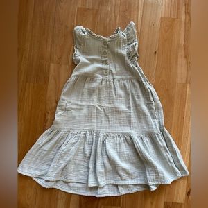 Girls dress: size 4-5 years